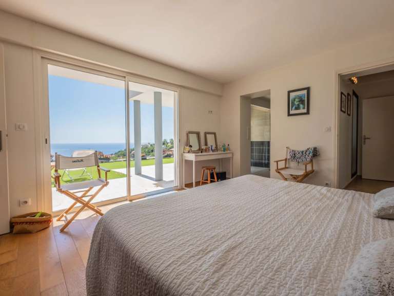 Villa Roquebrune-sur-Argens - 4 chambres - 150m²