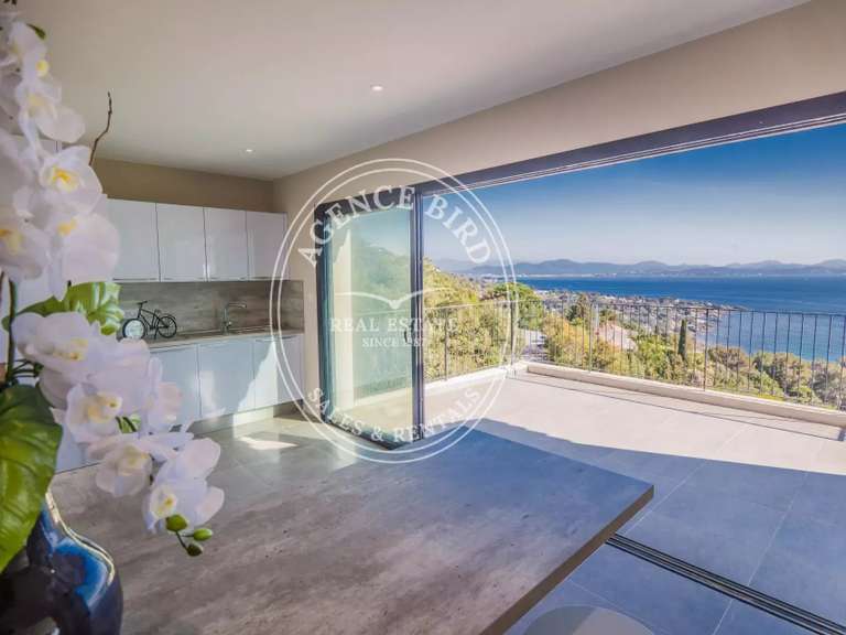 Villa with Sea view Roquebrune-sur-Argens - 5 bedrooms - 201m²