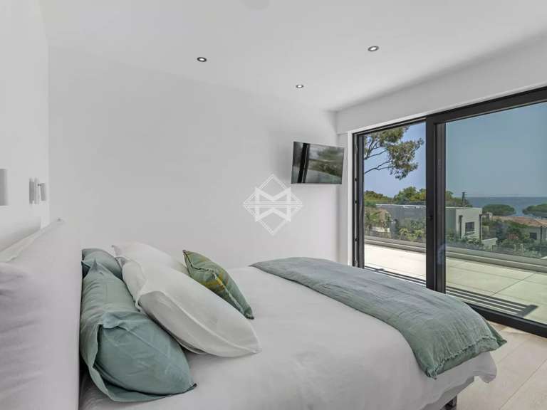 Villa with Sea view Roquebrune-sur-Argens - 4 bedrooms - 247m²
