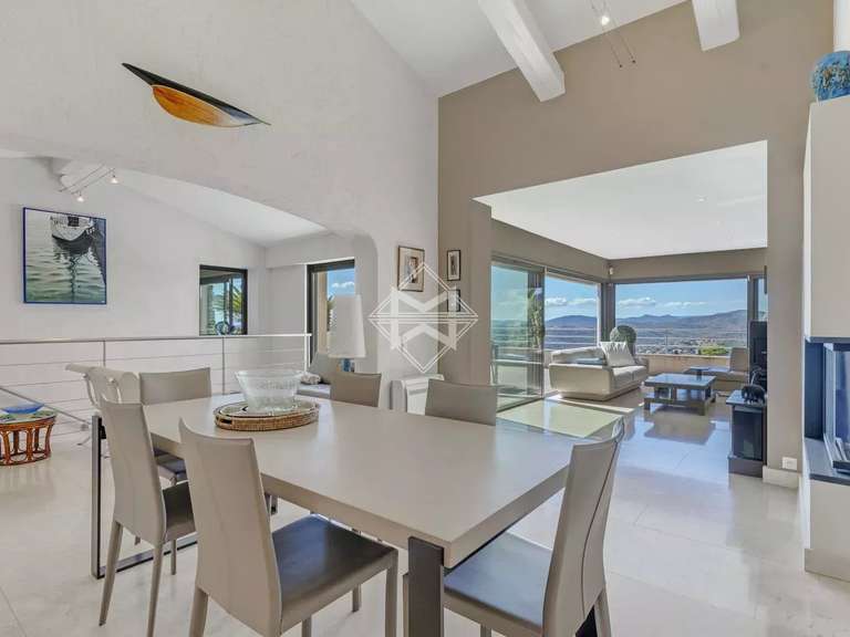 Villa with Sea view Roquebrune-sur-Argens - 6 bedrooms - 225m²