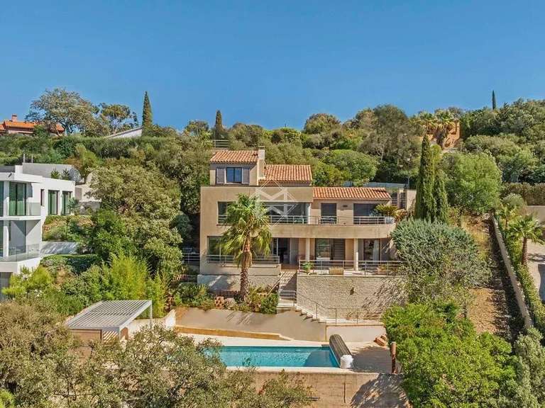 Villa with Sea view Roquebrune-sur-Argens - 6 bedrooms - 225m²