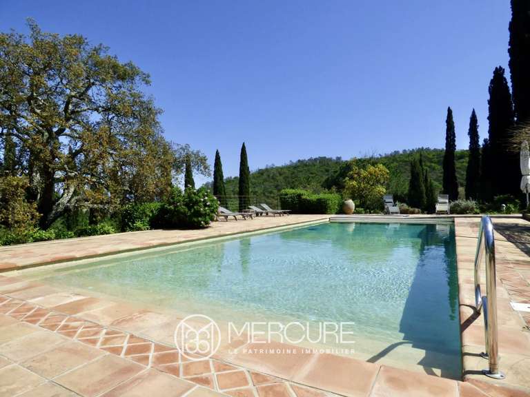Villa Roquebrune-sur-Argens - 8 bedrooms - 280m²