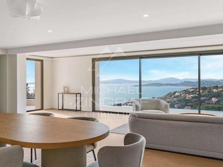 Villa with Sea view Roquebrune-sur-Argens - 4 bedrooms - 228m²