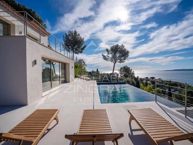 Villa with Sea view Roquebrune-sur-Argens - 4 bedrooms - 228m²