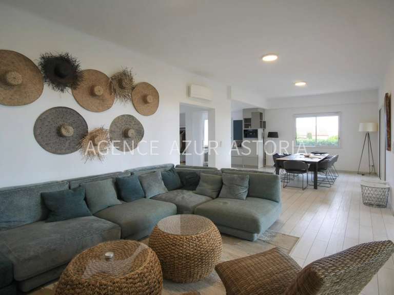 Villa Roquebrune-sur-Argens - 5 chambres - 240m²