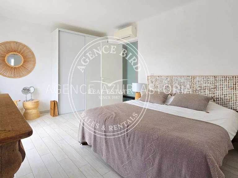 Villa Roquebrune-sur-Argens - 5 bedrooms - 240m²