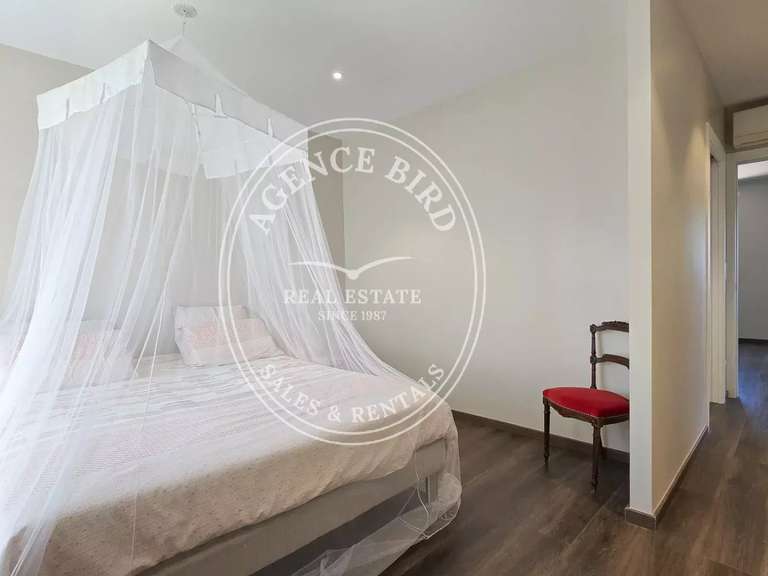 Villa Roquebrune-sur-Argens - 4 bedrooms - 300m²