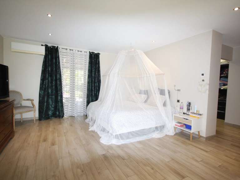 Villa Roquebrune-sur-Argens - 4 chambres - 300m²