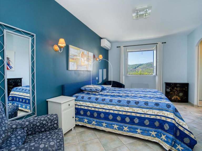 Villa with Sea view Roquebrune-sur-Argens - 4 bedrooms - 176m²