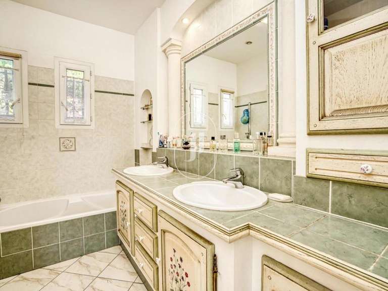 Villa with Sea view Roquebrune-sur-Argens - 4 bedrooms - 152m²