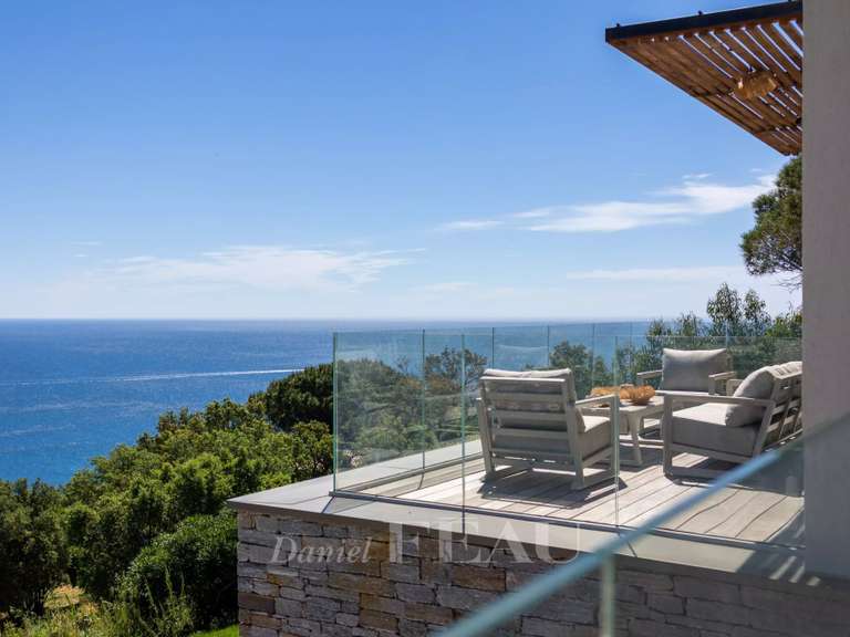 Villa avec Vue sur mer Roquebrune-sur-Argens - 4 chambres - 350m²