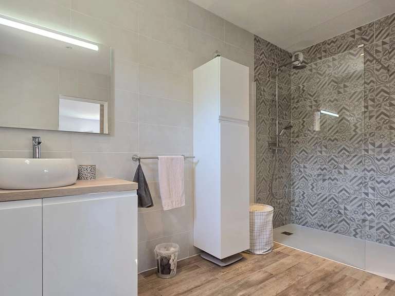 Villa Roquebrune-sur-Argens - 3 bedrooms - 246m²