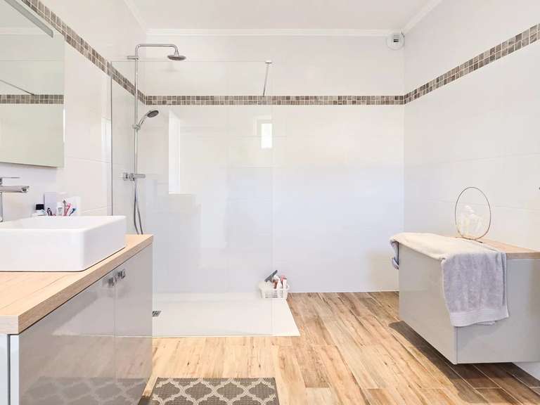 Villa Roquebrune-sur-Argens - 3 bedrooms - 246m²