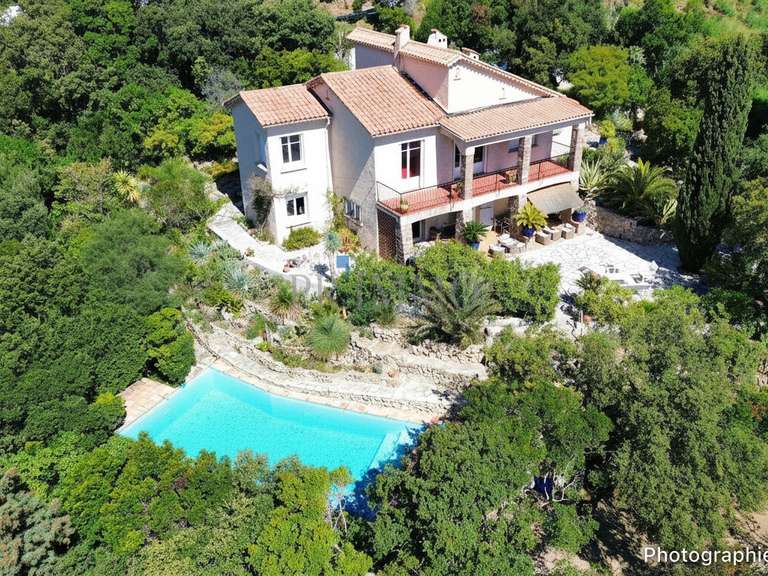 Villa with Sea view Roquebrune-sur-Argens - 4 bedrooms - 155m²