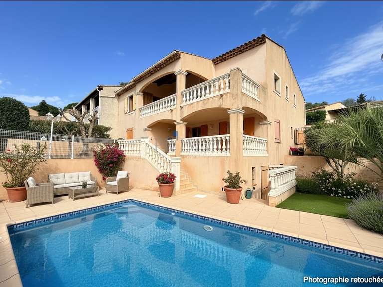 Villa with Sea view Roquebrune-sur-Argens - 4 bedrooms - 180m²