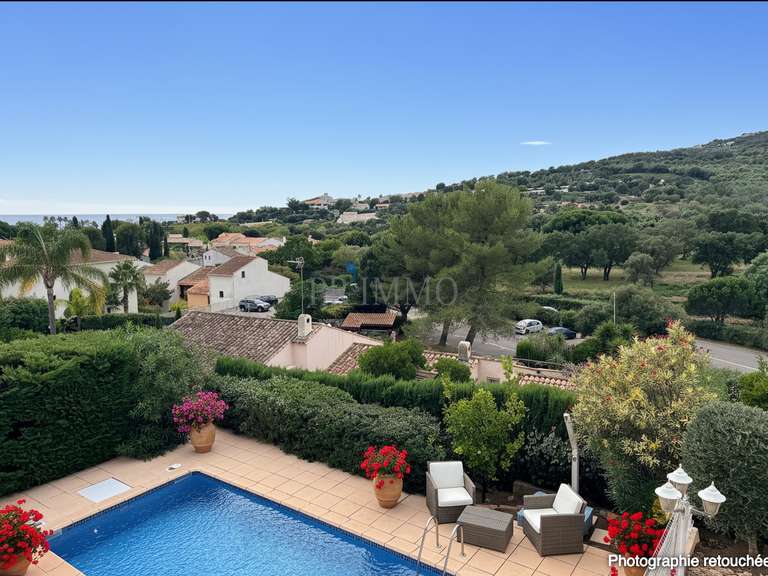 Villa with Sea view Roquebrune-sur-Argens - 4 bedrooms - 180m²