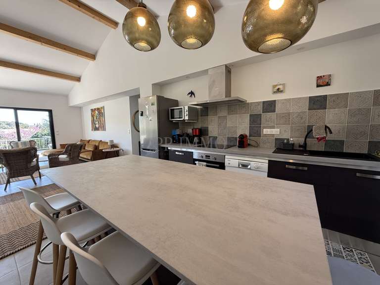 Villa Roquebrune-sur-Argens - 4 bedrooms - 145m²