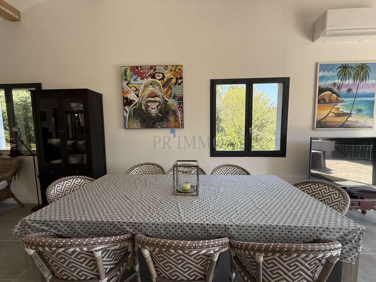 Villa Roquebrune-sur-Argens - 4 bedrooms - 145m²