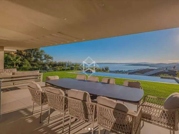 Villa with Sea view Roquebrune-sur-Argens - 5 bedrooms - 390m²