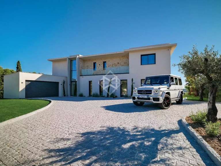 Villa with Sea view Roquebrune-sur-Argens - 5 bedrooms - 390m²