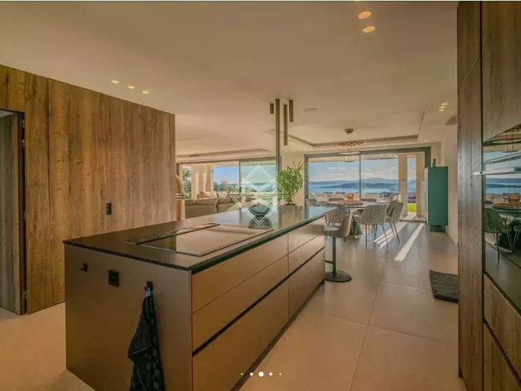 Villa avec Vue sur mer Roquebrune-sur-Argens - 5 chambres - 390m²