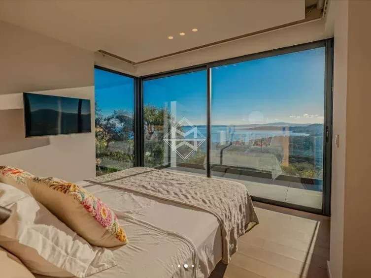 Villa avec Vue sur mer Roquebrune-sur-Argens - 5 chambres - 390m²