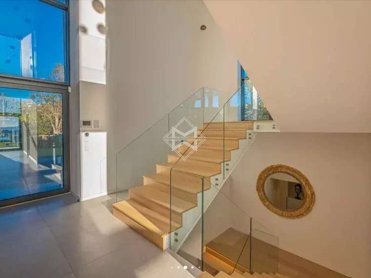 Villa avec Vue sur mer Roquebrune-sur-Argens - 5 chambres - 390m²