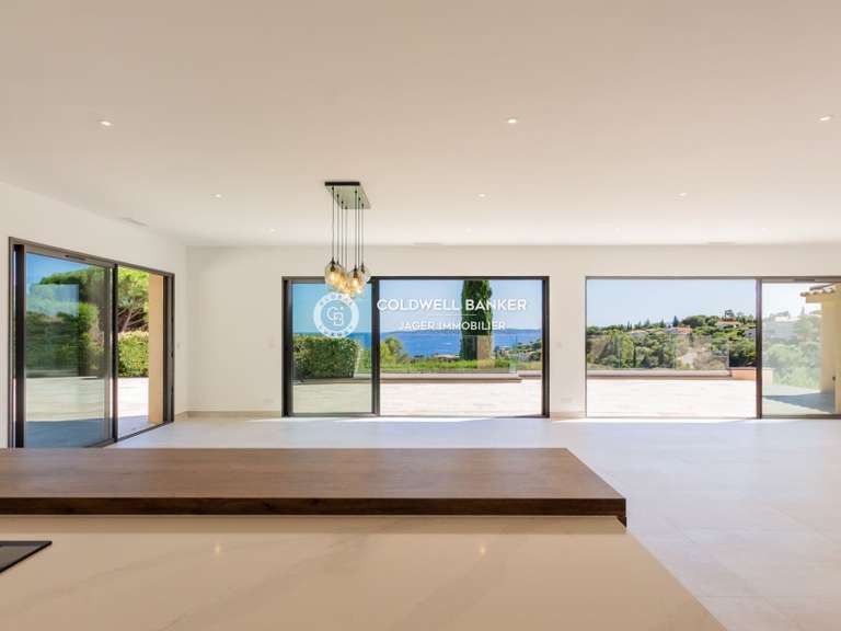 Villa avec Vue sur mer Roquebrune-sur-Argens - 4 chambres - 270m²