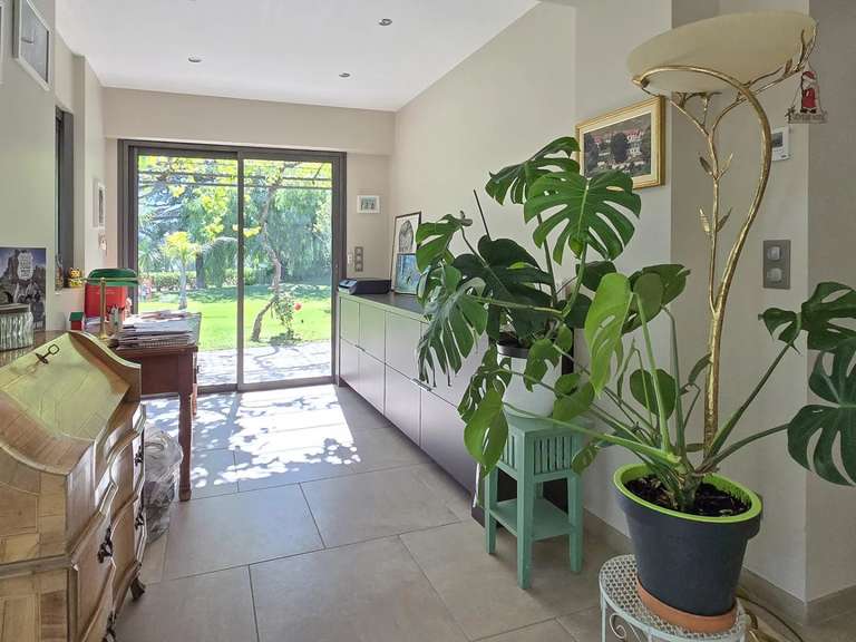 Villa Roquebrune-sur-Argens - 4 bedrooms - 300m²