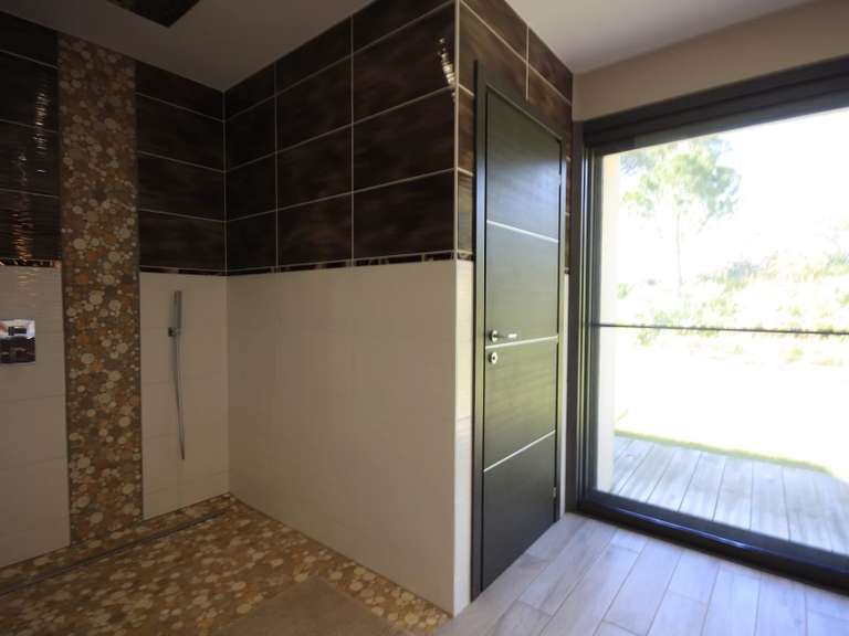 Villa Roquebrune-sur-Argens - 4 bedrooms - 300m²