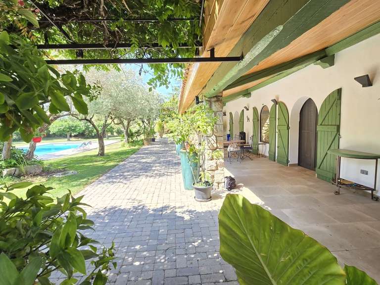 Villa Roquebrune-sur-Argens - 4 chambres - 300m²