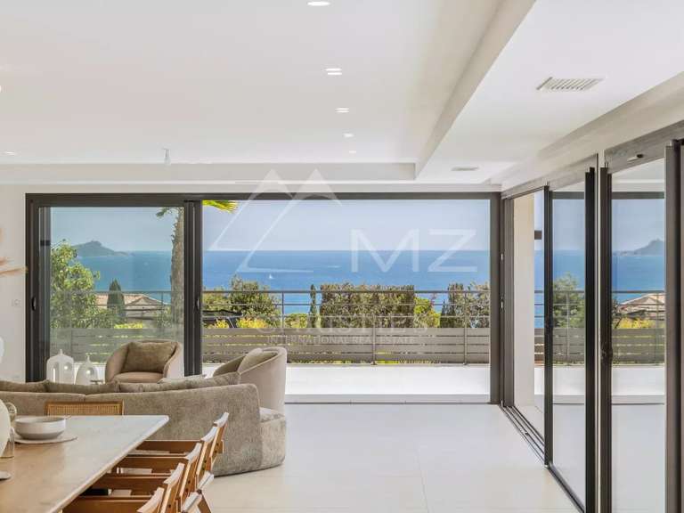 Villa Roquebrune-sur-Argens - 7 bedrooms - 1123m²