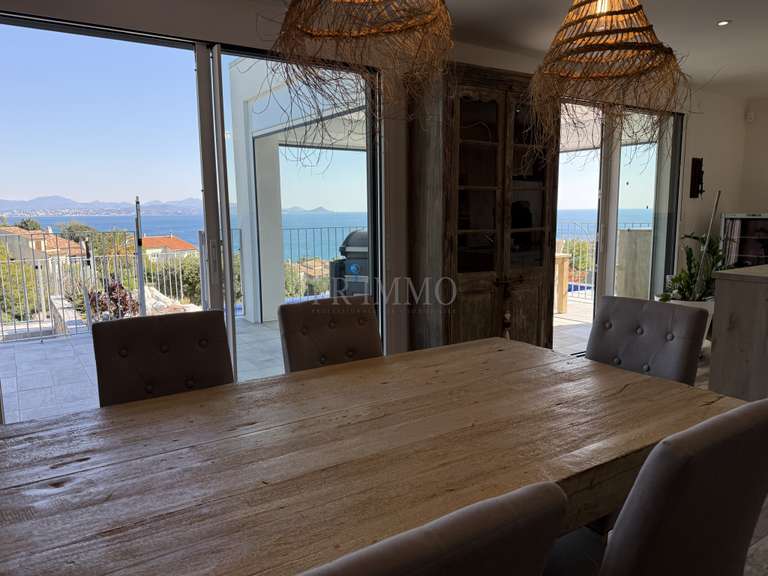 Villa avec Vue sur mer Roquebrune-sur-Argens - 5 chambres - 200m²