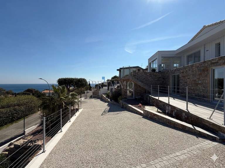 Villa avec Vue sur mer Roquebrune-sur-Argens - 5 chambres - 200m²