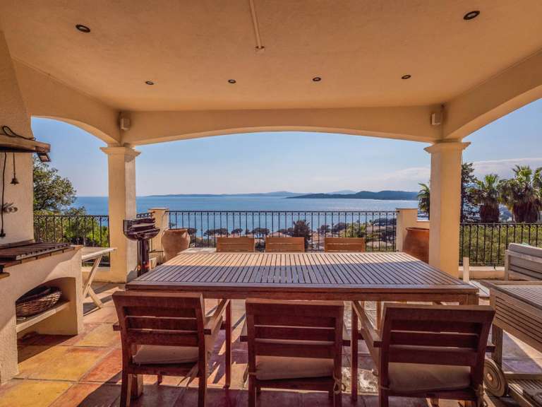 Villa avec Vue sur mer Roquebrune-sur-Argens - 5 chambres - 200m²