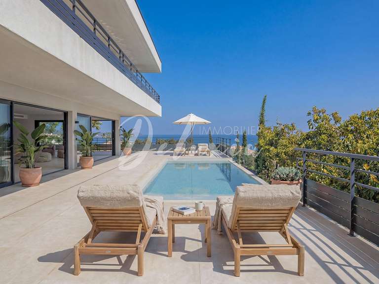 Villa avec Vue sur mer Roquebrune-sur-Argens - 7 chambres - 538m²