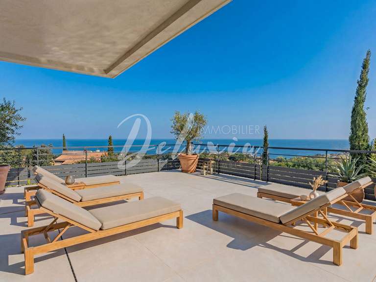 Villa avec Vue sur mer Roquebrune-sur-Argens - 7 chambres - 538m²