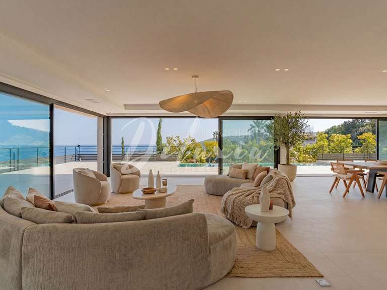 Villa avec Vue sur mer Roquebrune-sur-Argens - 7 chambres - 538m²