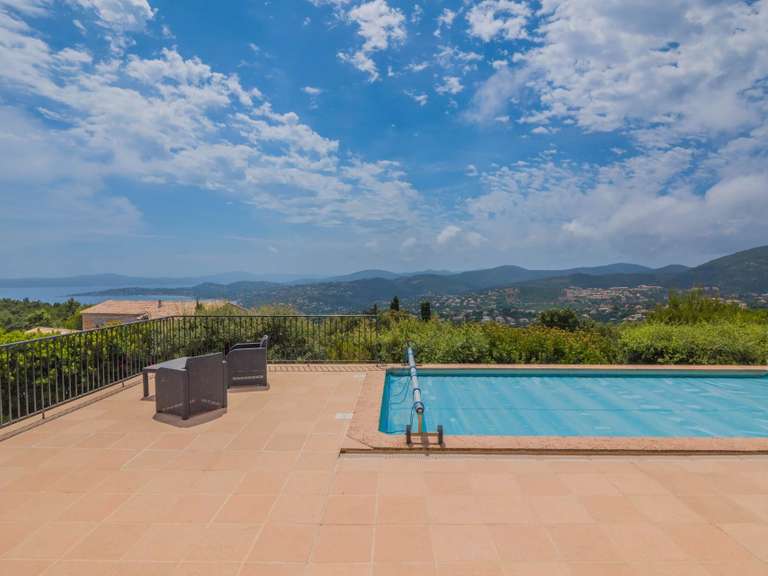Villa Roquebrune-sur-Argens - 4 chambres - 160m²