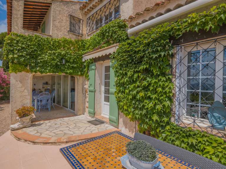 Villa Roquebrune-sur-Argens - 4 chambres - 160m²