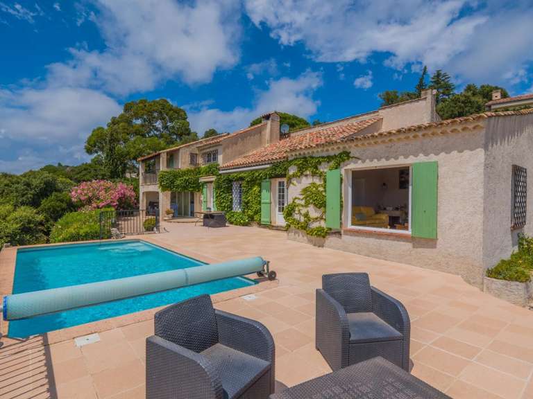 Villa Roquebrune-sur-Argens - 4 chambres - 160m²