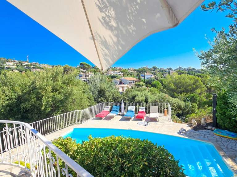 Villa Roquebrune-sur-Argens - 4 chambres - 165m²