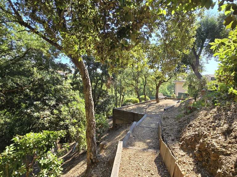 Villa Roquebrune-sur-Argens - 4 chambres - 165m²