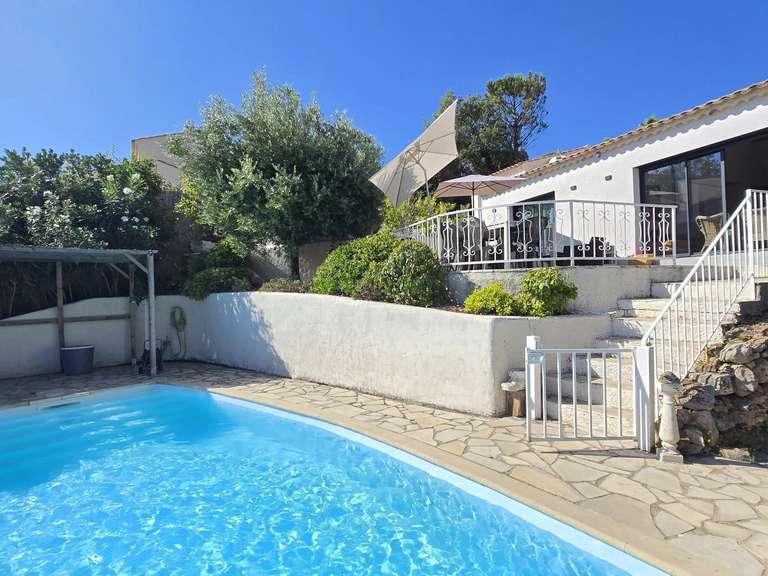Villa Roquebrune-sur-Argens - 4 chambres - 165m²