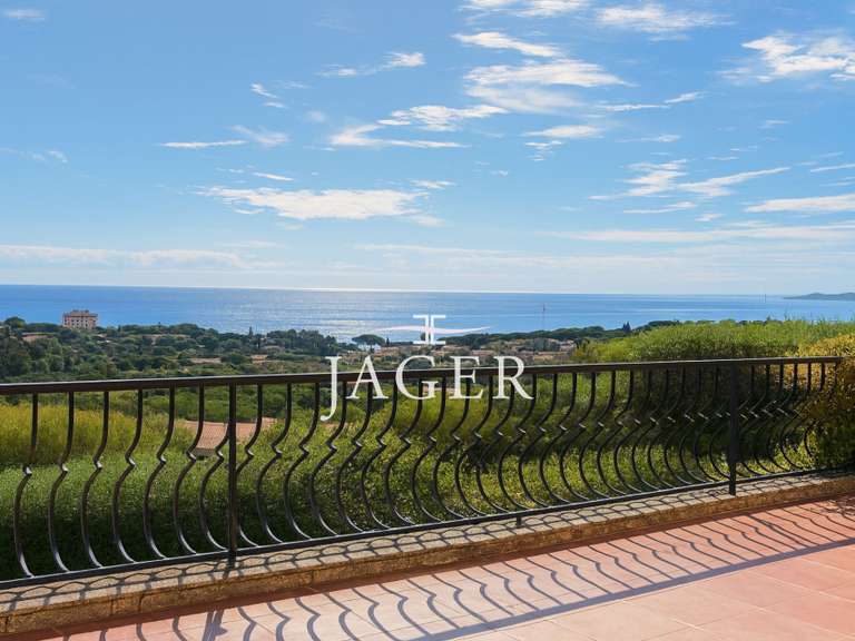 Villa with Sea view Roquebrune-sur-Argens - 6 bedrooms - 255m²