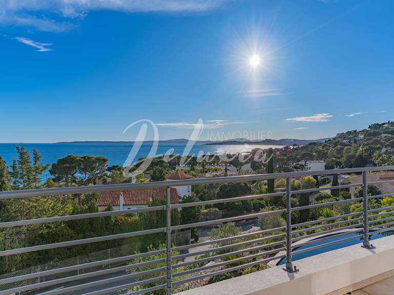 Villa avec Vue sur mer Roquebrune-sur-Argens - 5 chambres - 230m²
