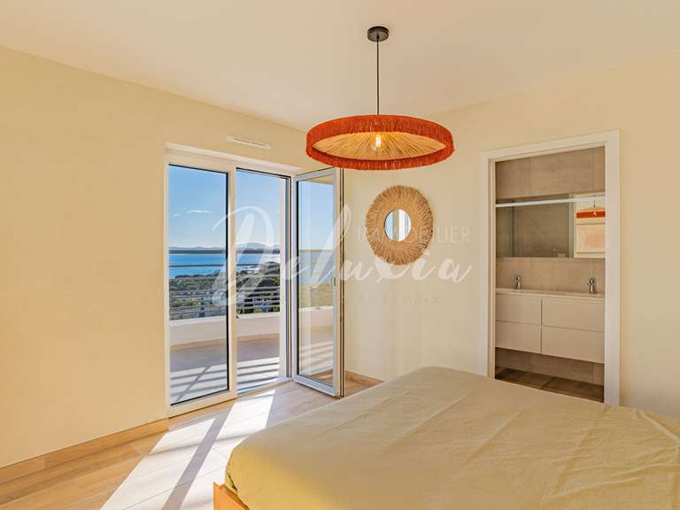 Villa avec Vue sur mer Roquebrune-sur-Argens - 5 chambres - 230m²