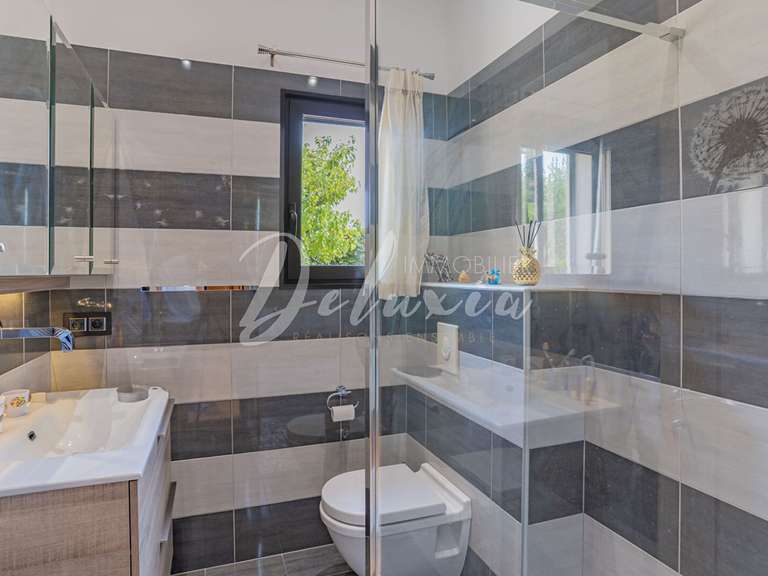 Villa Roquebrune-sur-Argens - 3 chambres - 228m²