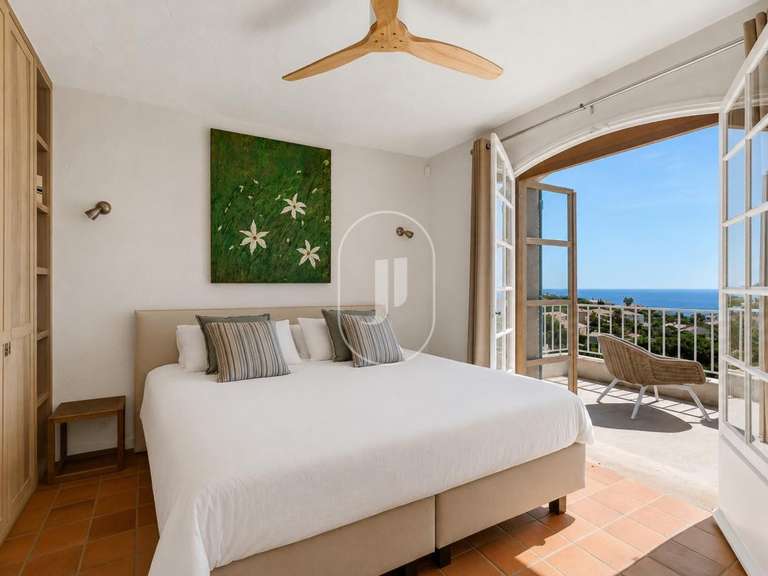 Villa avec Vue sur mer Roquebrune-sur-Argens - 5 chambres - 153m²