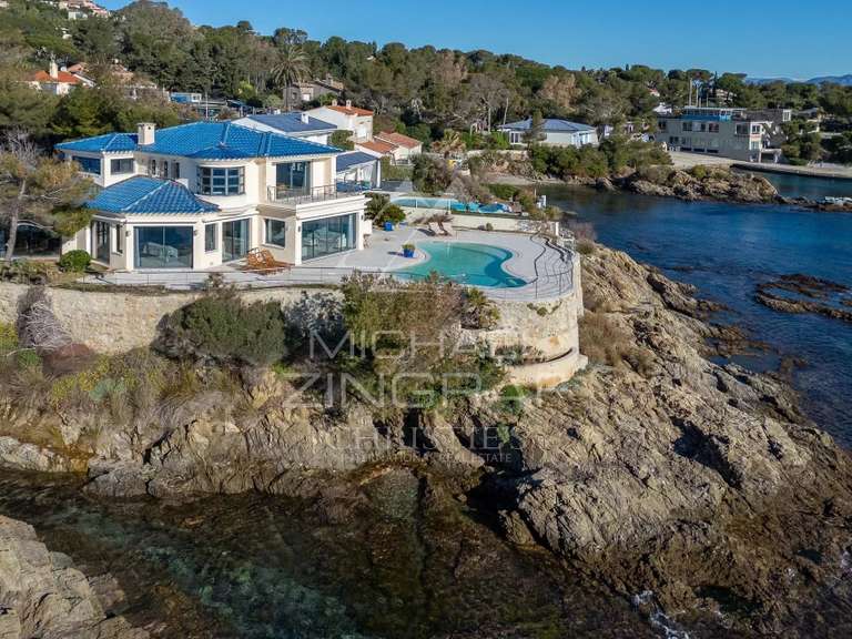 Villa Roquebrune-sur-Argens - 5 chambres - 288m²